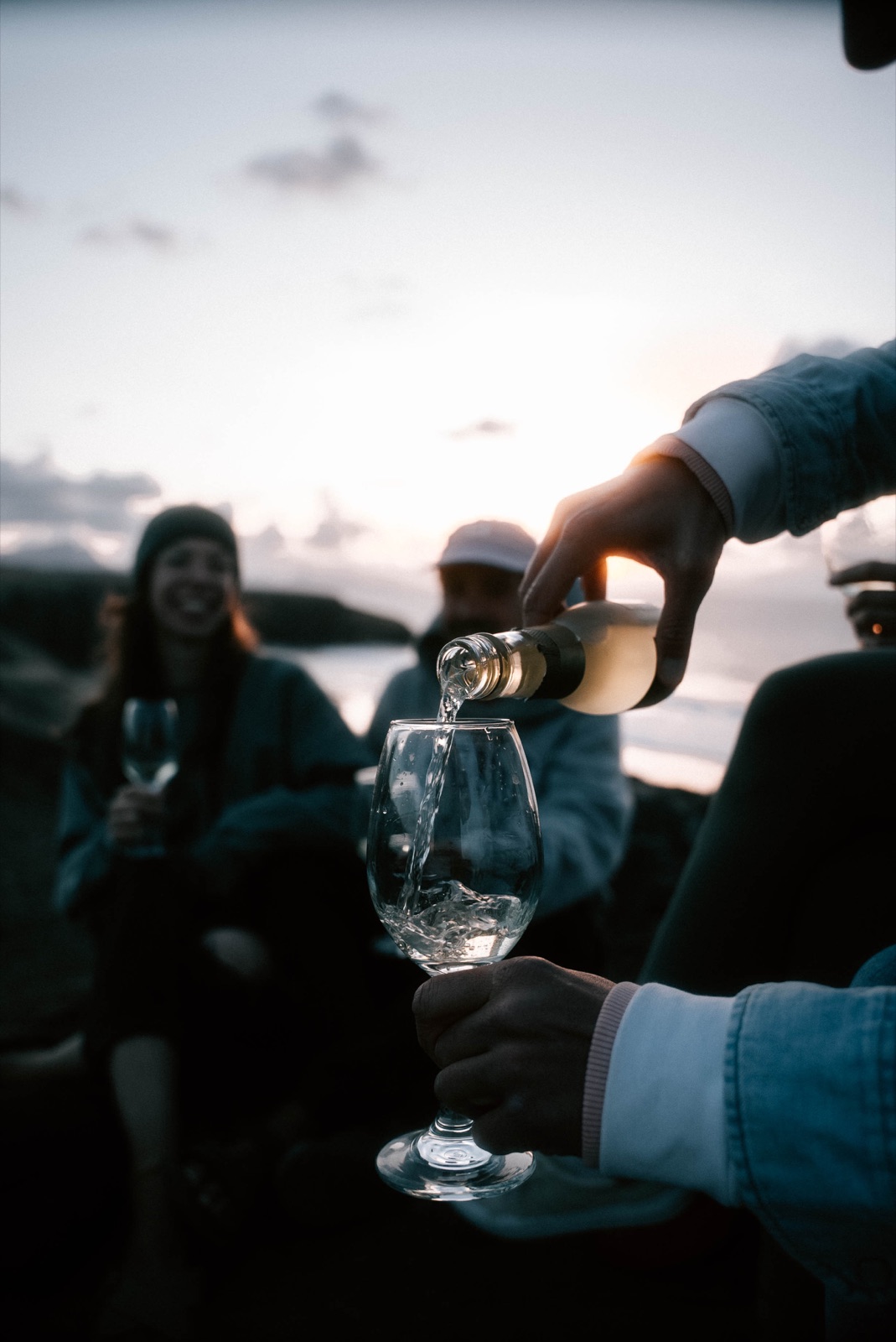 Gruppe beim Sonnenuntergang
