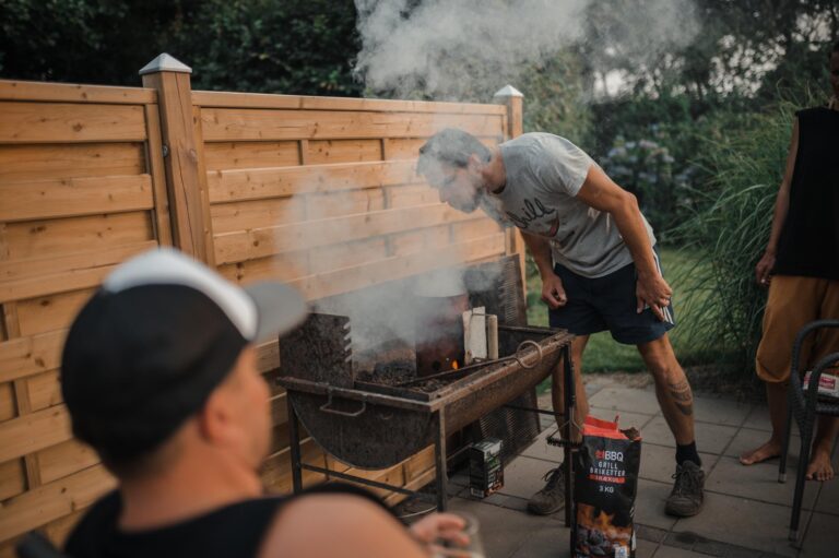 Grillen Abends Lagerfeuer Community Gemeinschaft